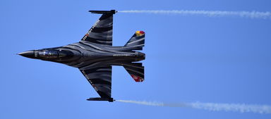 开云体育网站入口-世界青少年翼装飞行比赛在山城惊艳全场，翼装飞行世界纪录