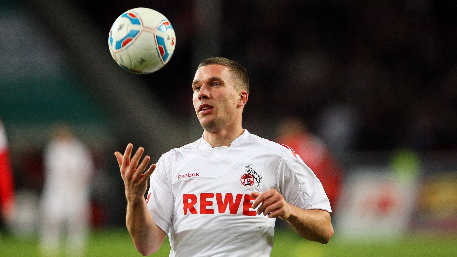 战队培养：青训体系投入带来新人提拔契机，战队训练